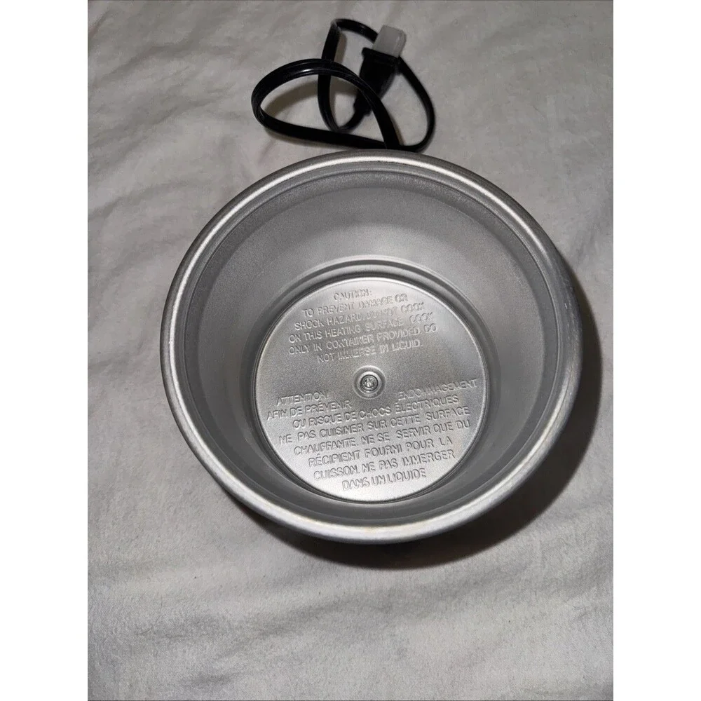 NEW - DISNEY - MICKEY MOUSE .65 Quart - 20 OZ. MINI Slow Cooker STONEWARE INSERT
